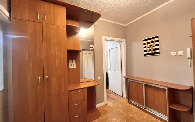 Apartments Live Here, district. Optimistov, 4/2