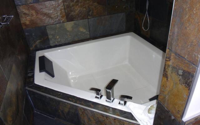 Rockwater Secret Cove Resort