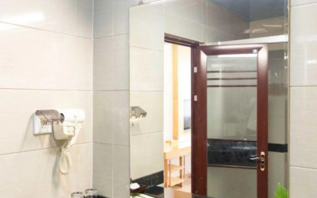 GreenTree Alliance Hotel (Foshan Pingzhou Jade Street)