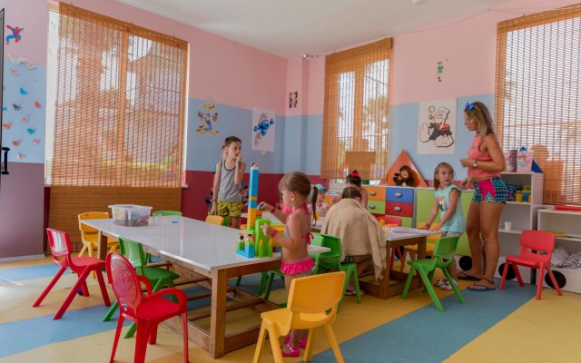 Holiday Garden Resort