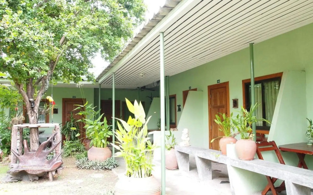 Baan Sala Lung Dam Resort