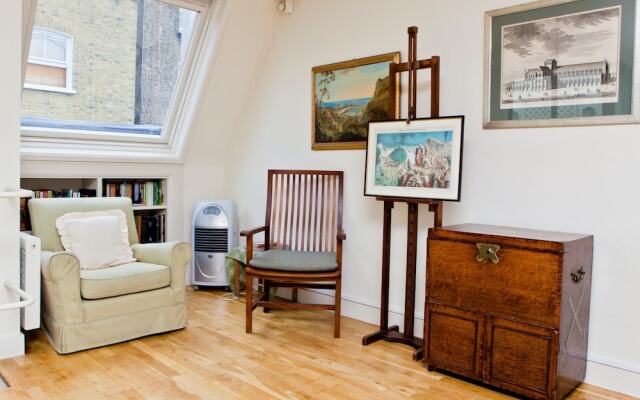 Beautiful 2 Bed home in Kensington Mews