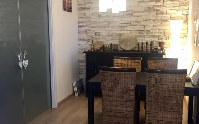 Modern apt, nice view and a walk to city centre