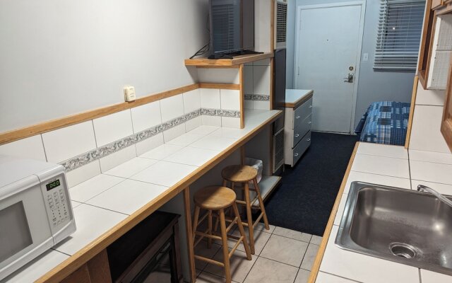 Majestic Rockies Motel