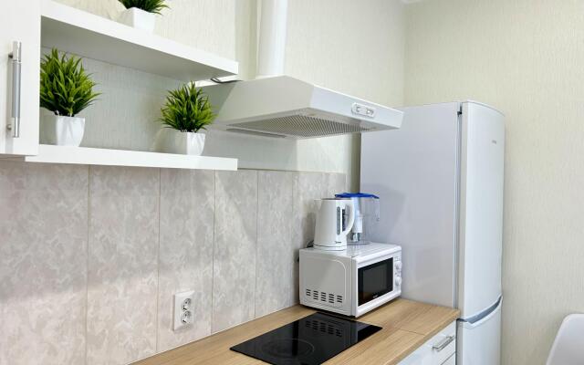 4 Сезона на улице Академика Сулейманова 12