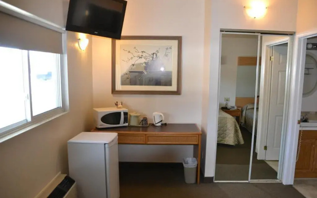 Calabogie Motor Inn