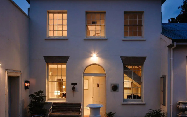 The Woodbridge Waterfront Rooms.