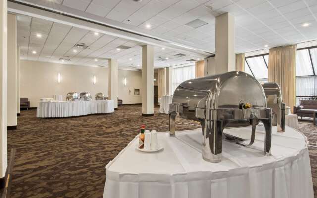 Best Western Premier Calgary Plaza Hotel & Conference Centre