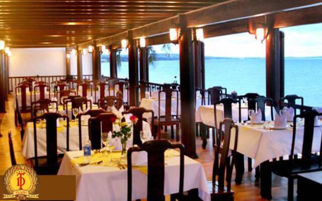 Ocean Front Hotel