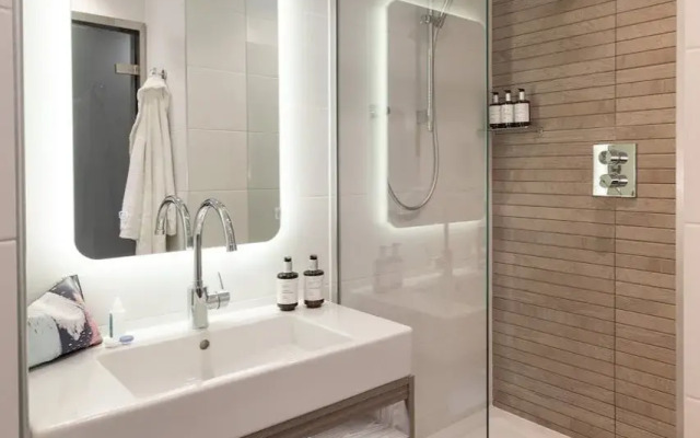 voco Edinburgh-Haymarket by IHG