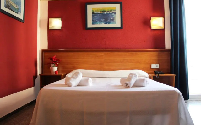 Vintage Hotel Mercedes