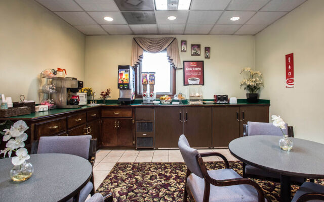 Rodeway Inn & Conference Center