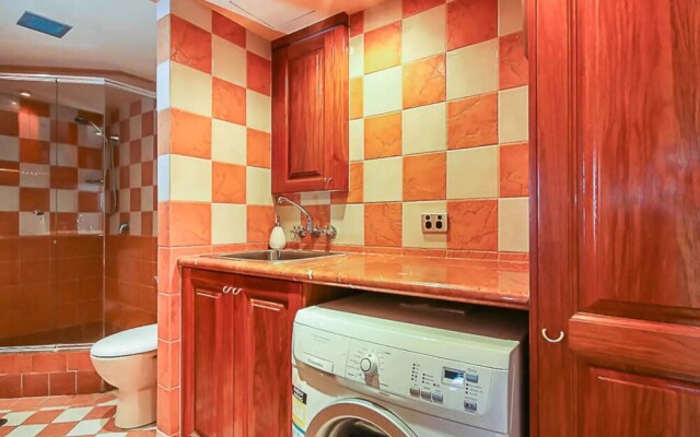 Spacious 2 Bedroom Apartment With Panoramic Views