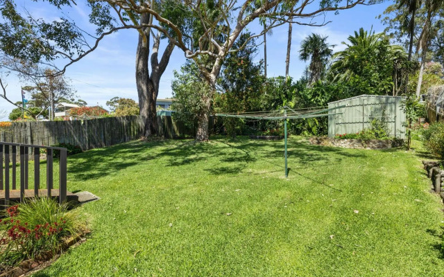 Stylish Family Beach House Walking Distance to 3 Beaches