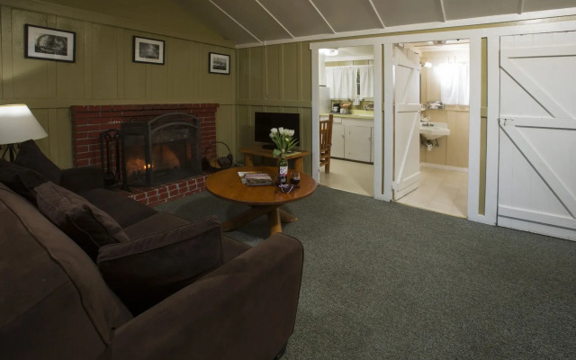 Carmel River Inn