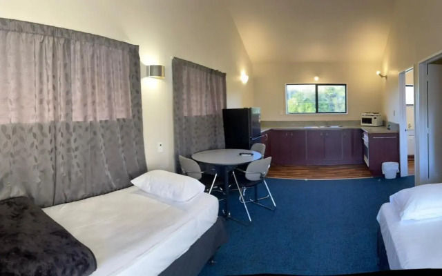 Rayland Epsom Motel