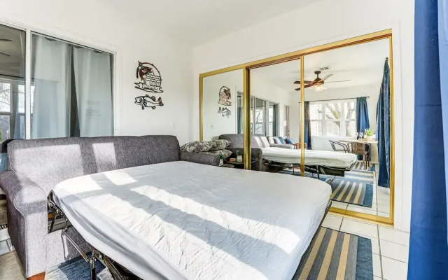 Sunroom, Fireplace: Lakefront Branson Condo