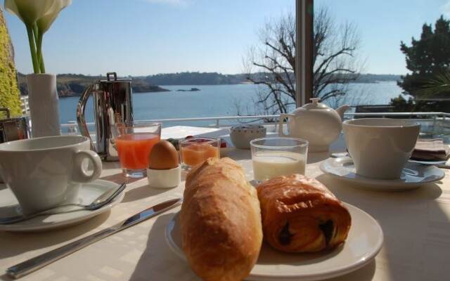 Hotel du Port et de l'Aven