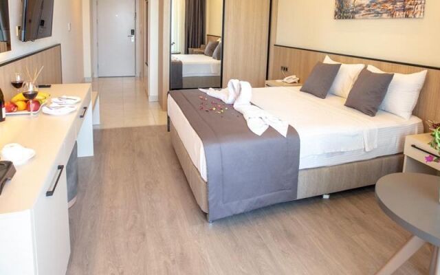 Polaris Otelbeach Club