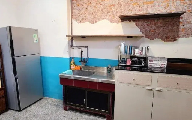 So Art Hostel