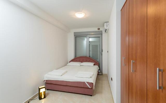 Adriatic Raf Apartments