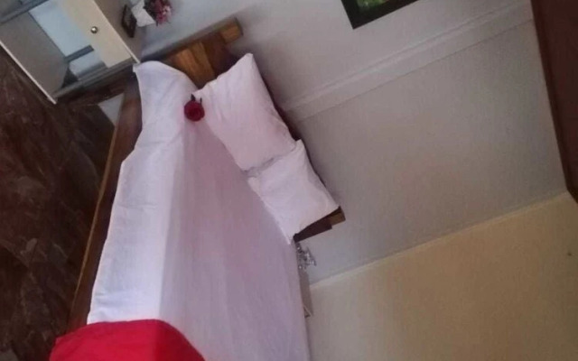 Soda y Cabinas El Parque