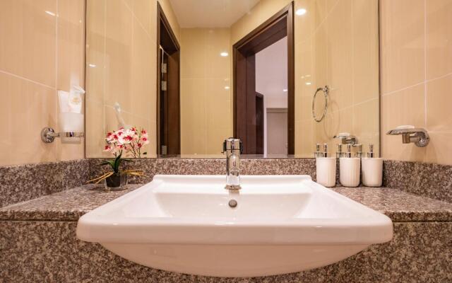 Luxury Villa Private Pool Disinfection Parking