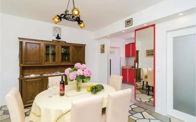 Two-Bedroom Holiday Home in Dubrovnik