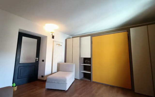 Delle Erbe The Nightlife