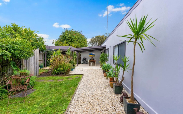 SUNSET BEACH SHACK on SURF