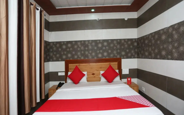 OYO 28835 Hotel Star