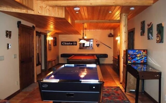 Kowal Ski Cabin by Apex Accommodations