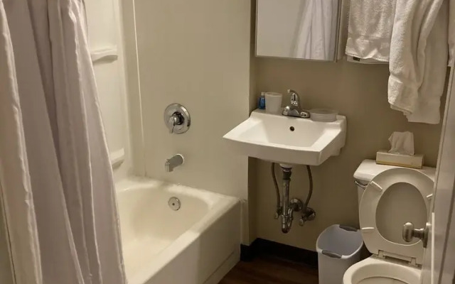 Cozy Bayview Corporate