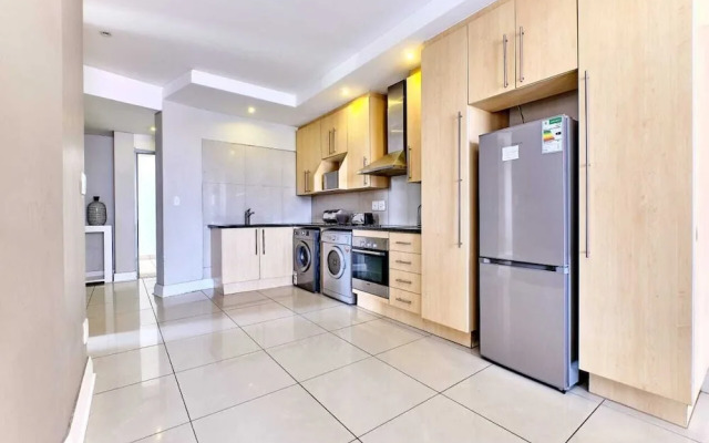 Glammys Suites at Hydro