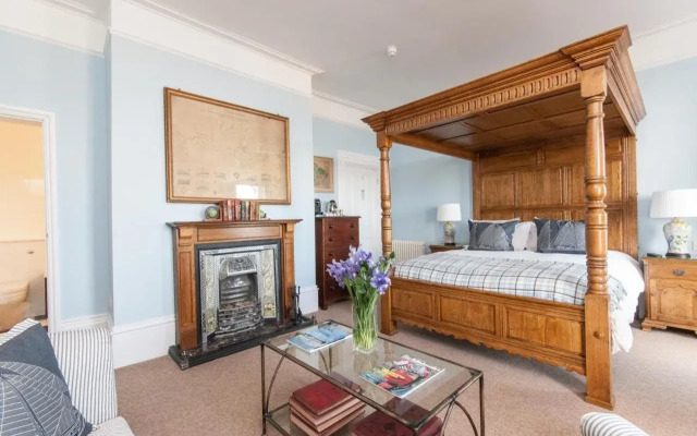 The Royal Harbour Hotel