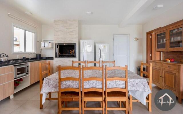 Casa com piscina e ar condicionado em Garopaba