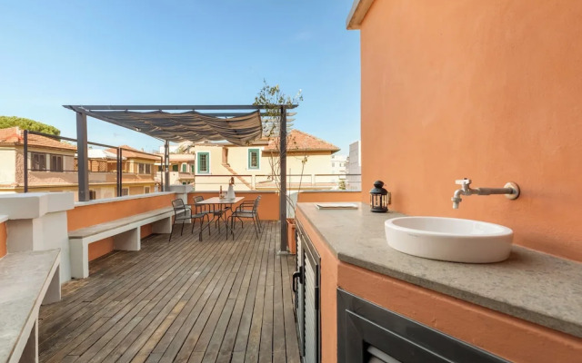 Fantastic Penthouse Over The Roman Sky