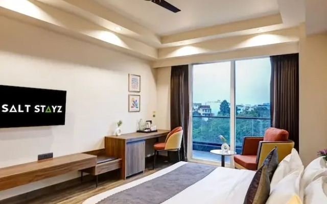 Saltstayz Premier – Golf Course Road & Sector 42