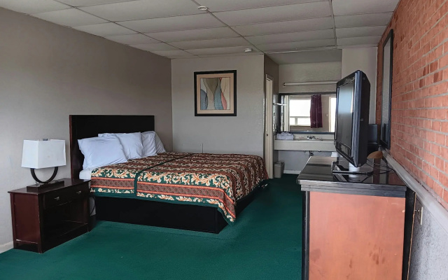 Sheldon's Motel by OYO Keysville Near Hwy 360