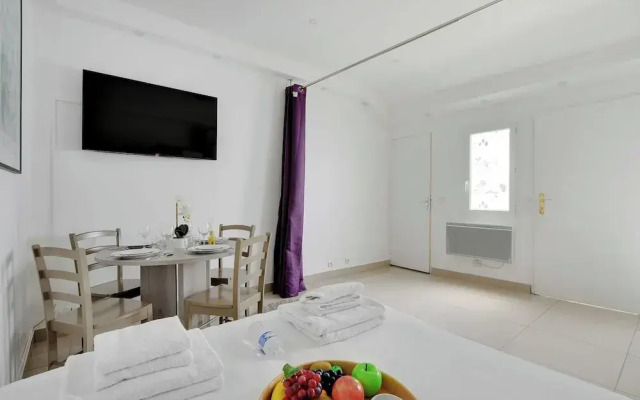 Charming Studio for 2 - Near Voltaire & 11th Arr. Town Hall, Paris