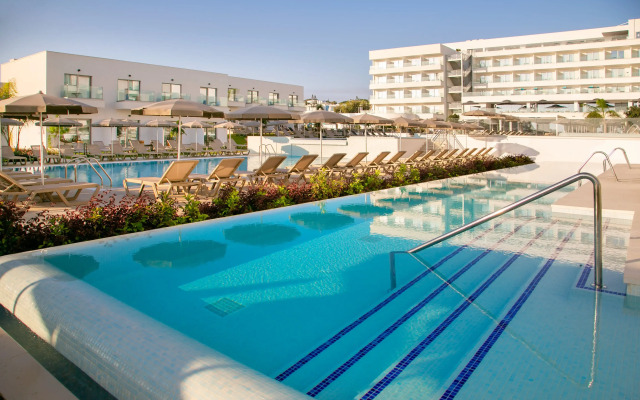 Atlantica Aqua Blue Hotel