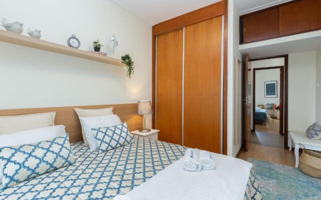 Deluxe Bright Flat with Netflix by Host Wise