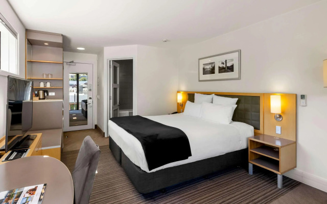 Novotel Queenstown Lakeside