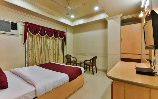 OYO Flagship 572 Santacruz West