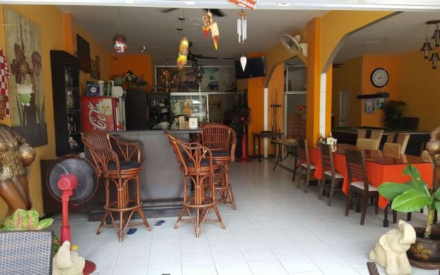 Pitstop Restaurant and Guesthouse