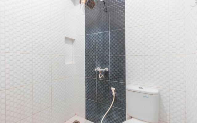 RedDoorz near Universitas Esa Unggul Bekasi Harapan Indah