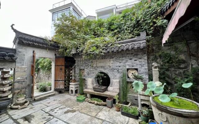 Guchi·Yimu Siwei Homestay (Maoshan Oriental Salt Lake City Branch)