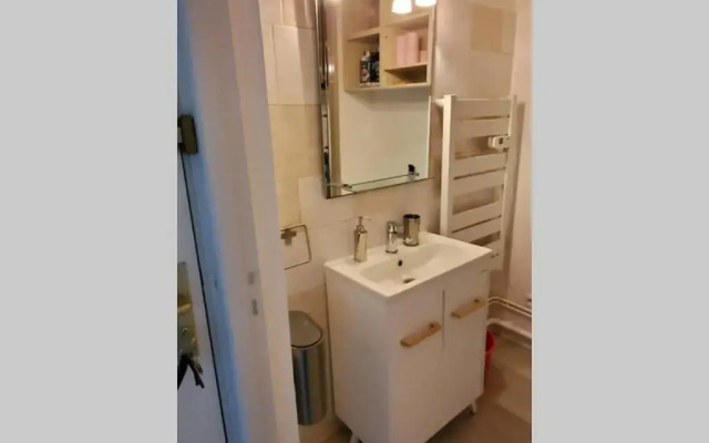 Joli Petit Studio Au Centre De Carry Le Rouet