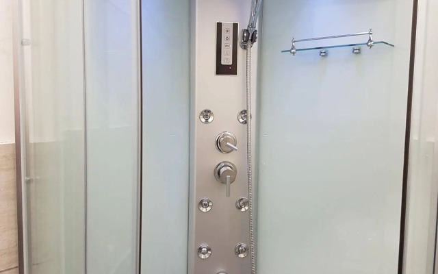 Chain Vatican Suites