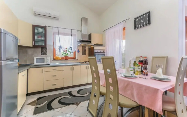 Amazing Home in Labin With Wifi and 2 Bedrooms